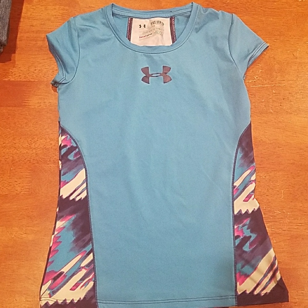 🌺Little girls Under Armour shirt.🌺 5 for $20